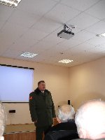 Выступает военный комиссар г.Железногорска и Железногорского района подполковник О.В.Бессонов